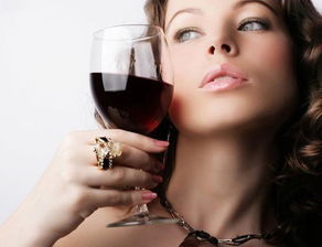 为什么女人那么喜欢喝红酒